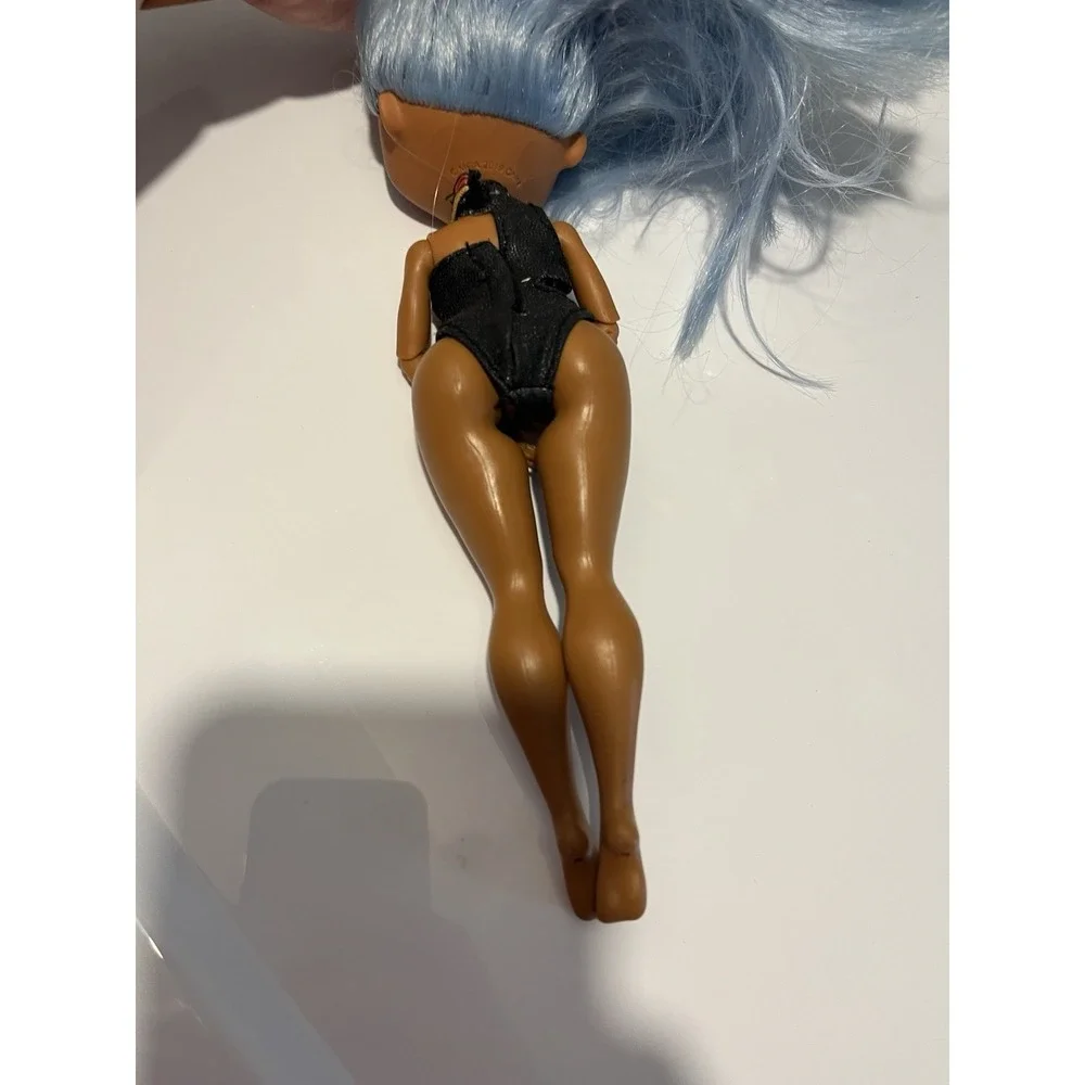 LOL Surprise OMG Snowlicious Doll Blue Hair Winter Disco 9